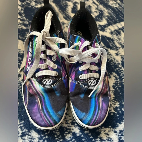 Heelys Sneakers - Picture 4 of 4